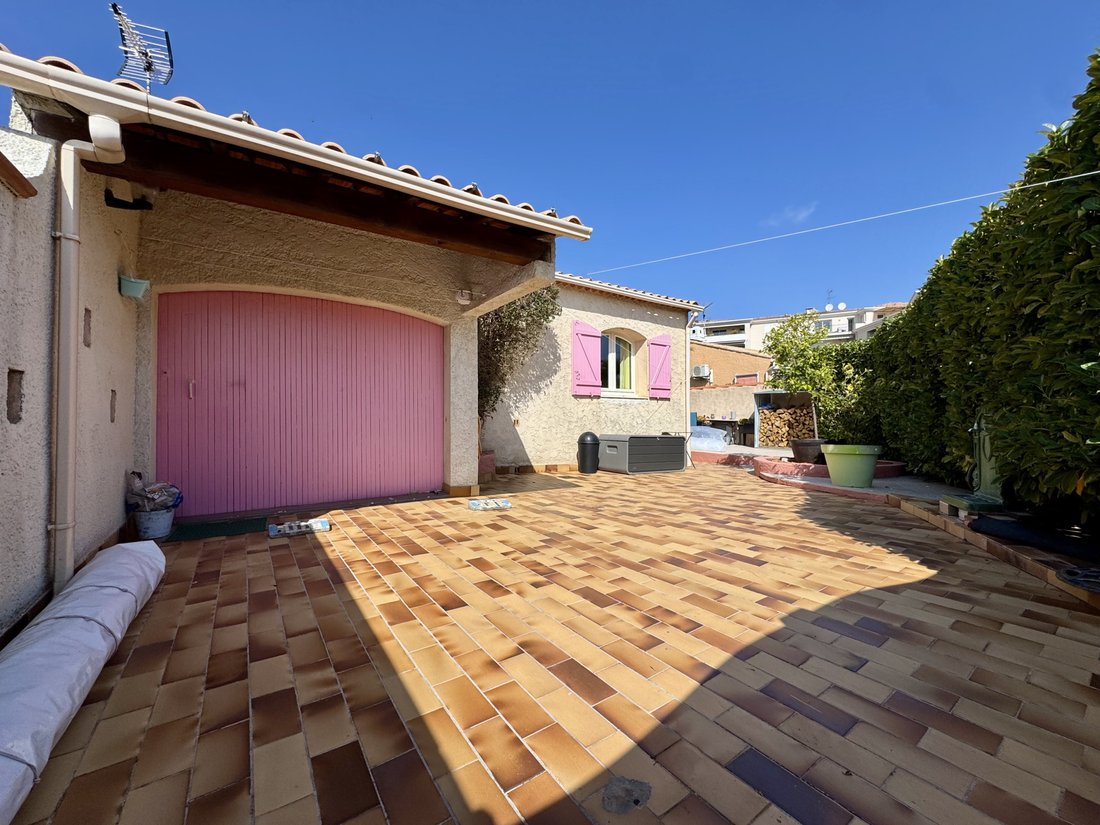 House in La Londe-les-Maures, Provence-Alpes-Côte d'Azur, France 3 - 17673541