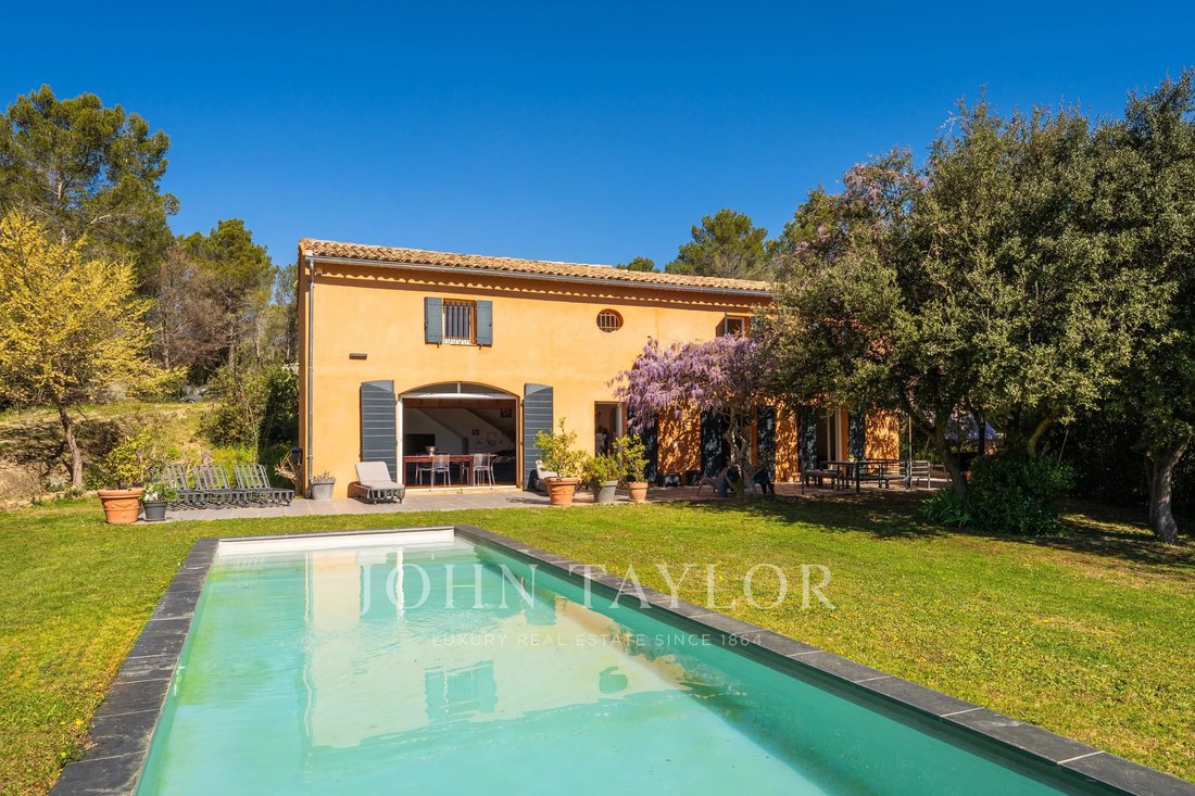 Estate in Saint-Marc-Jaumegarde, Provence-Alpes-Côte d'Azur, France 5 - 17671414