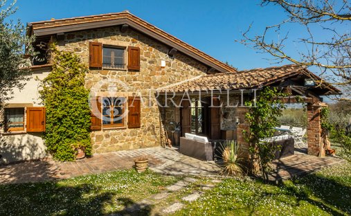 Farm Ranch in Sinalunga, Tuscany, Italy 1