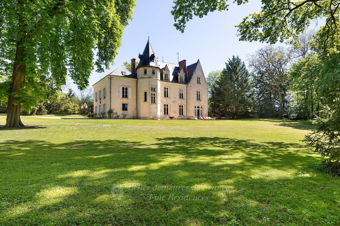 Région Du Berry Un élégant Manoir Dans Bourges, Centre Val De Loire ...