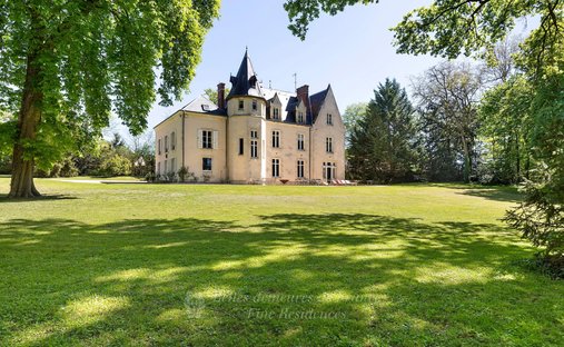 Domaine à Bourges, Centre-Val de Loire, France 1