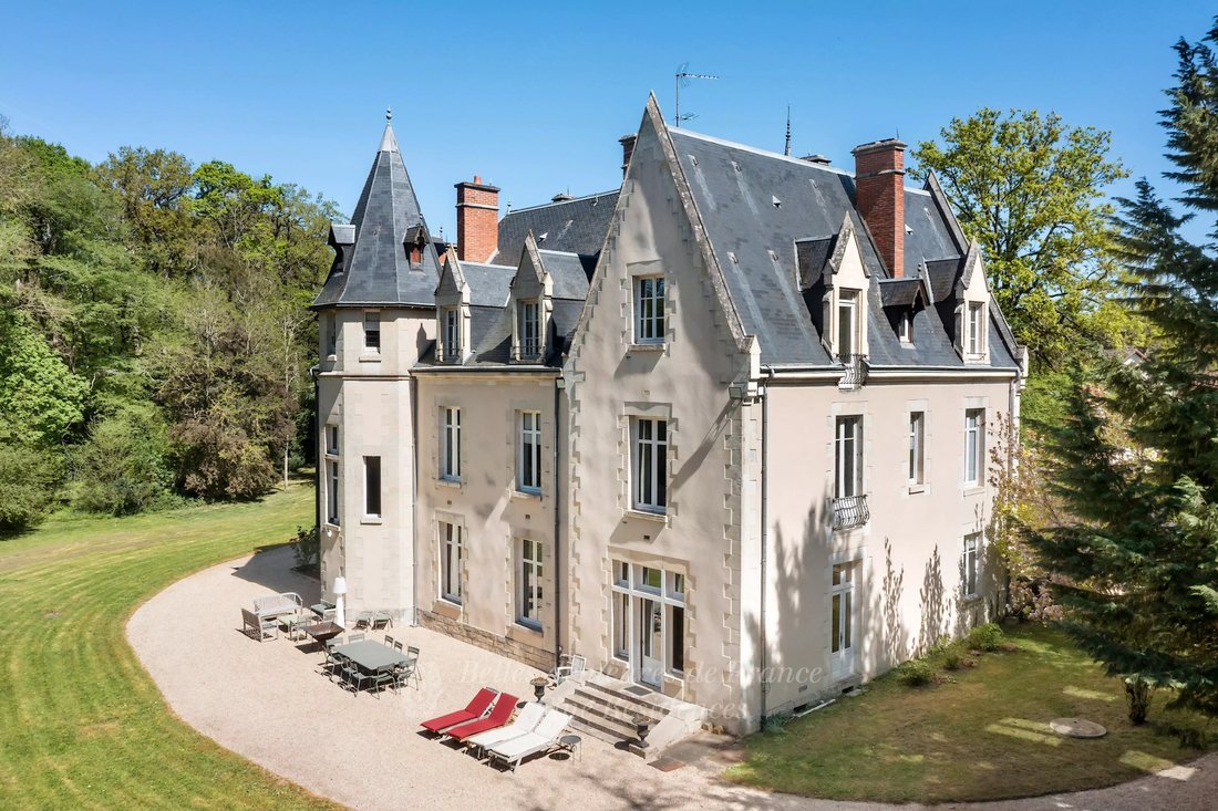 Région Du Berry Un élégant Manoir Dans Bourges, Centre Val De Loire ...