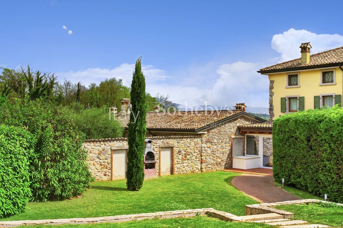 House in Garda, Veneto, Italy 5 - 17285935