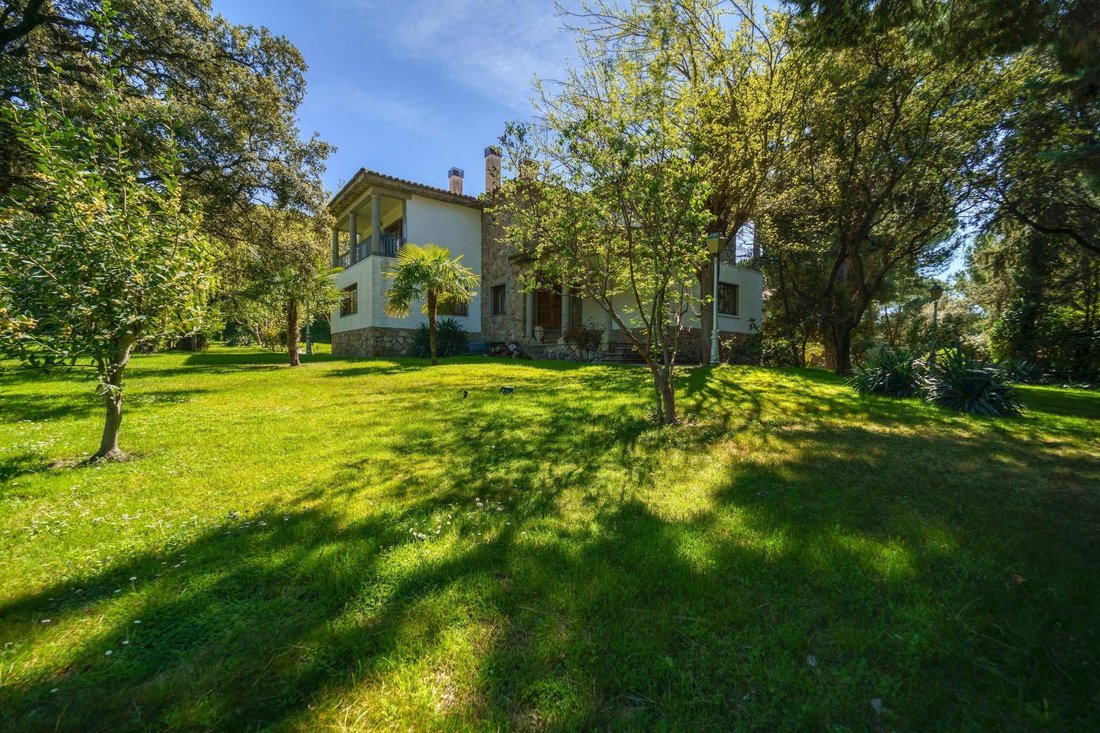 Villa a Pozuelo de Alarcón, Madrid, Spagna 1 - 17673872