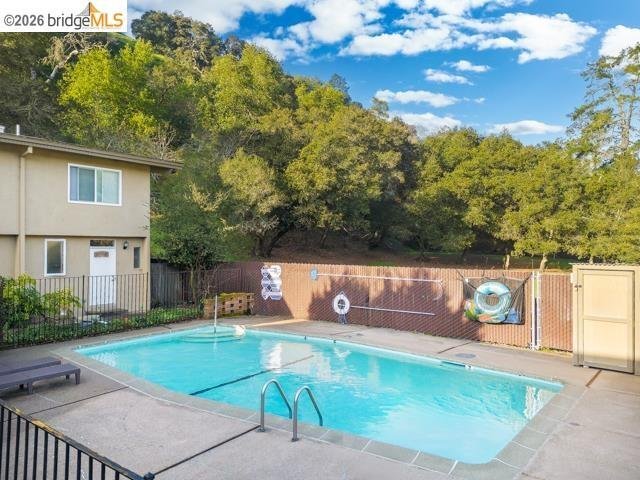 Moraga, California, United States 5 - 17672485