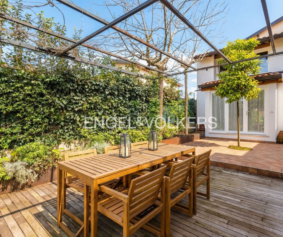House in Padenghe sul Garda, Lombardy, Italy 4 - 17308559