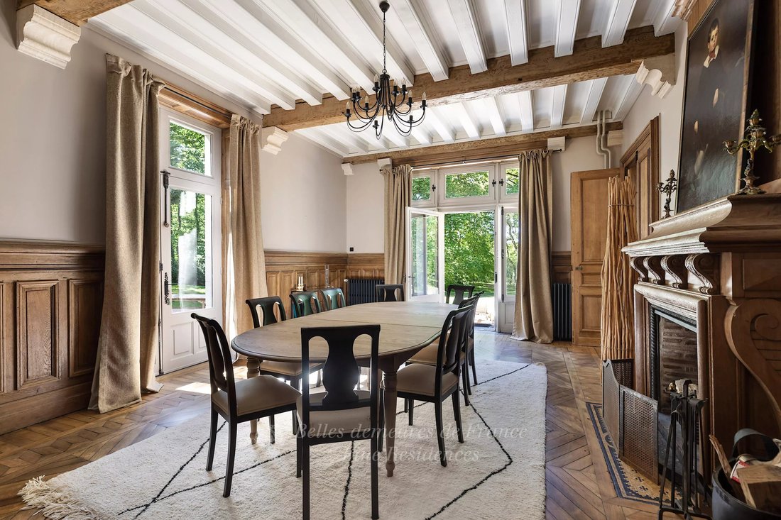 Région Du Berry Un élégant Manoir Dans Bourges, Centre Val De Loire ...