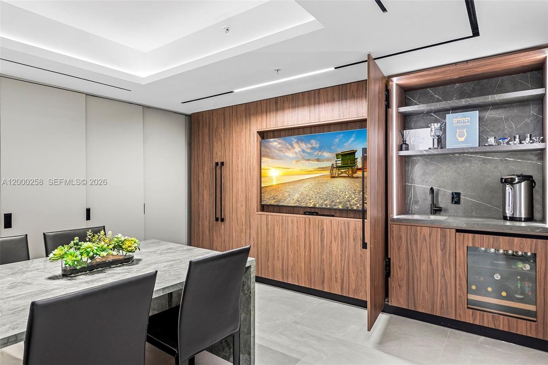 House in Sunny Isles Beach, Florida, United States 5 - 17670247