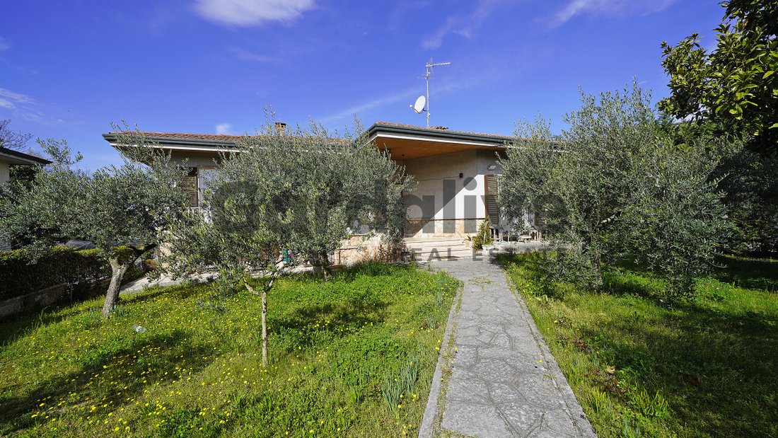 Villa in Ponti sul Mincio, Lombardy, Italy 4 - 17674529