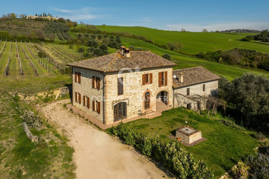 Country House in Collazzone, Umbria, Italy 4 - 17674985