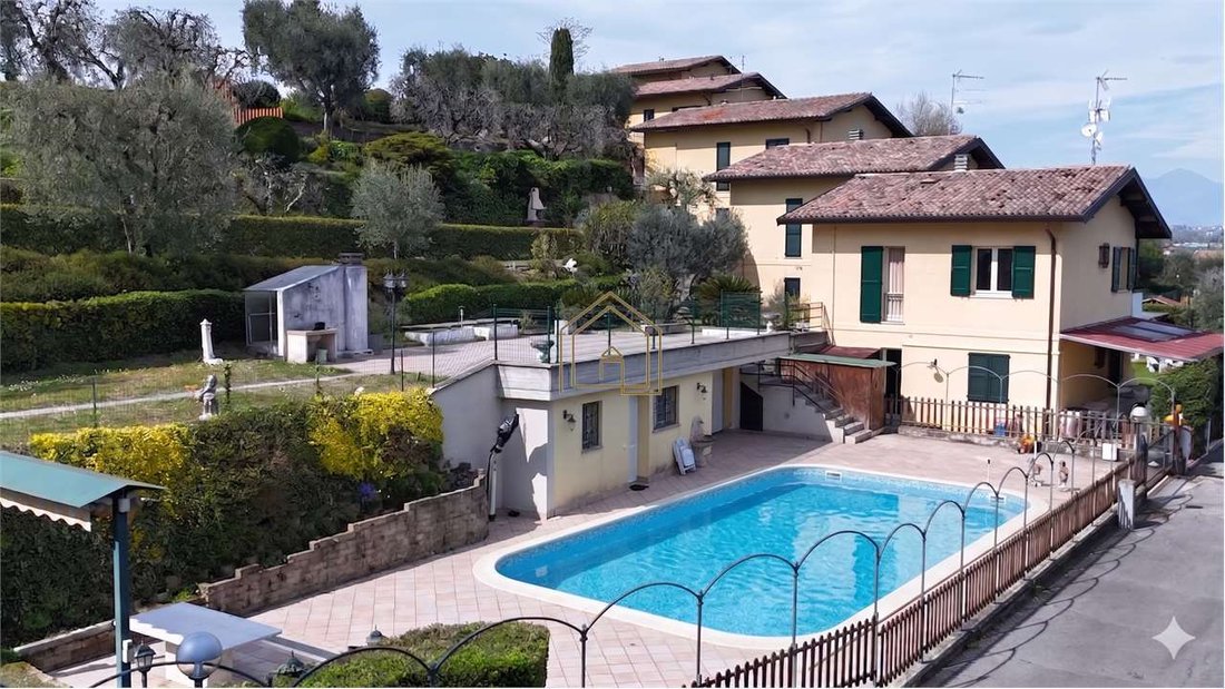 Villa in Padenghe sul Garda, Lombardy, Italy 1 - 17612179