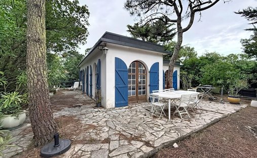 Villa in 33970 Le Cap-Ferret, Lège-Cap-Ferret, Nouvelle-Aquitaine 1