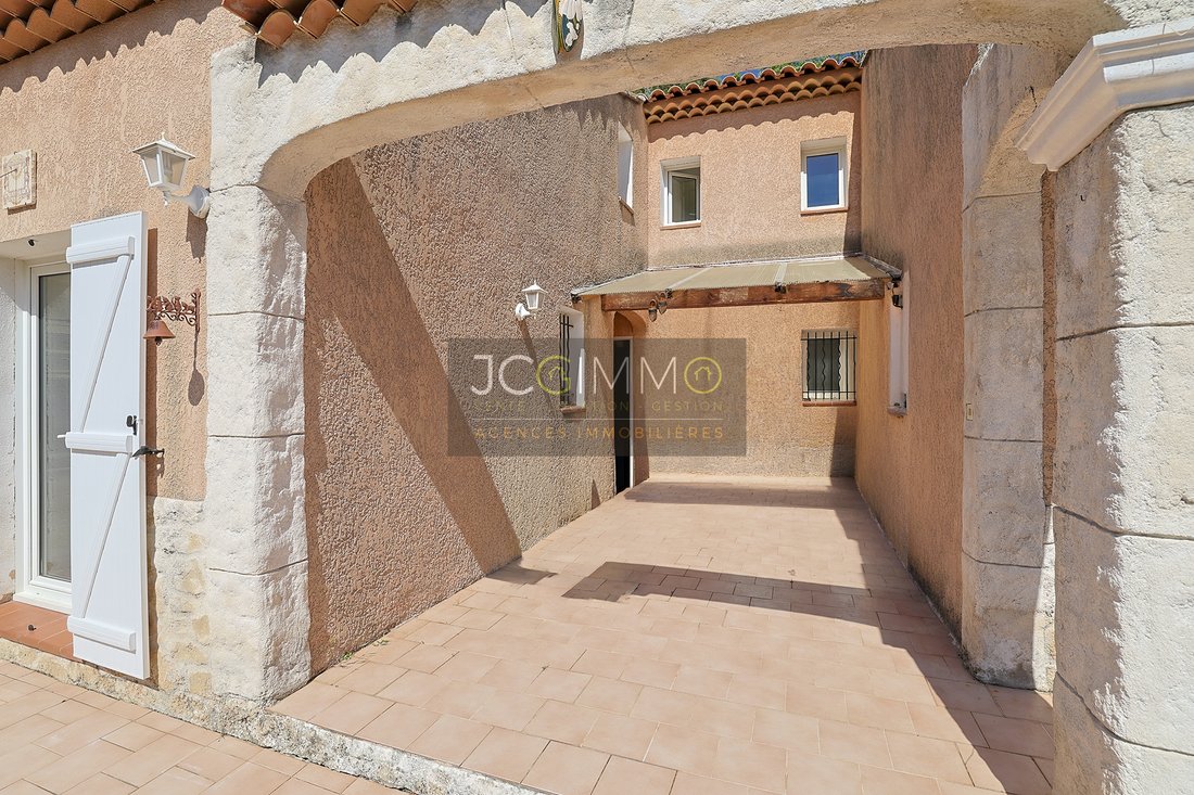 House in Solliès-Toucas, Provence-Alpes-Côte d'Azur, France 3 - 17673139