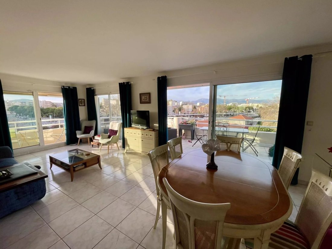 Apartment in Les Cougoulins-Rastines, Antibes, France 4 - 17673838