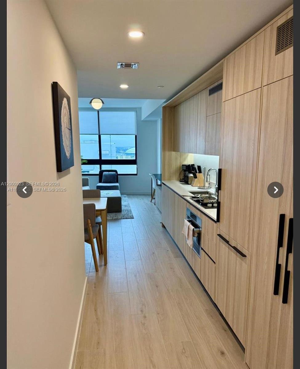 Condo in Miami, Florida, United States 4 - 17672359