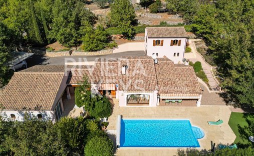 House in Saint-Paul-en-Forêt, Provence-Alpes-Côte d'Azur, France 1