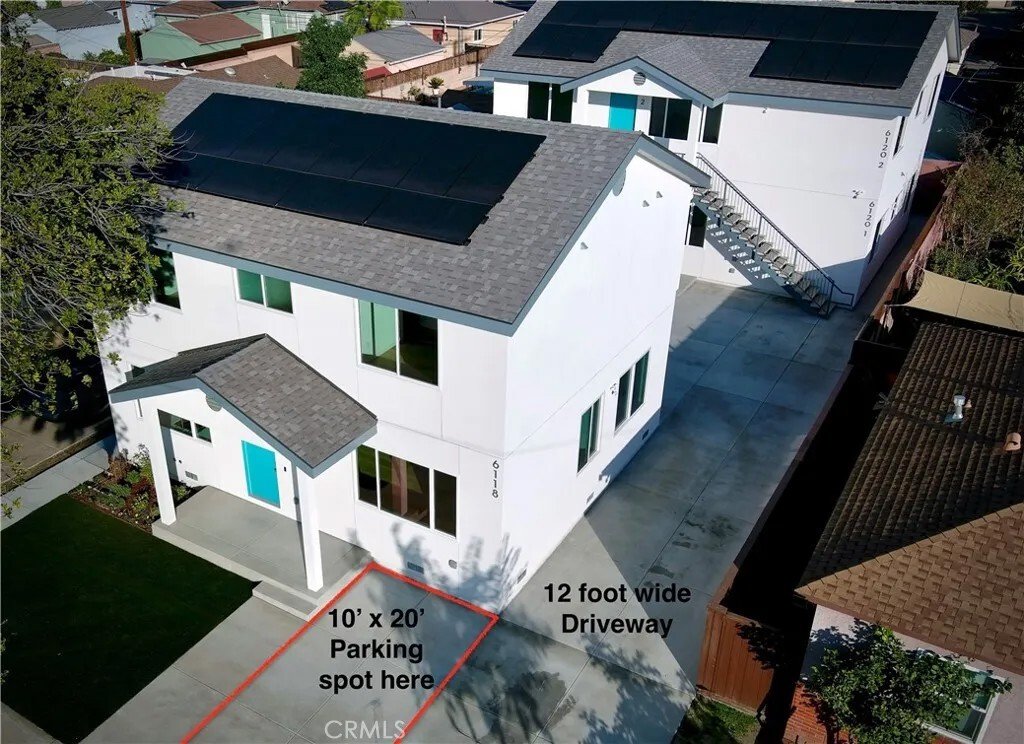 Lakewood, California, United States 3 - 16767260