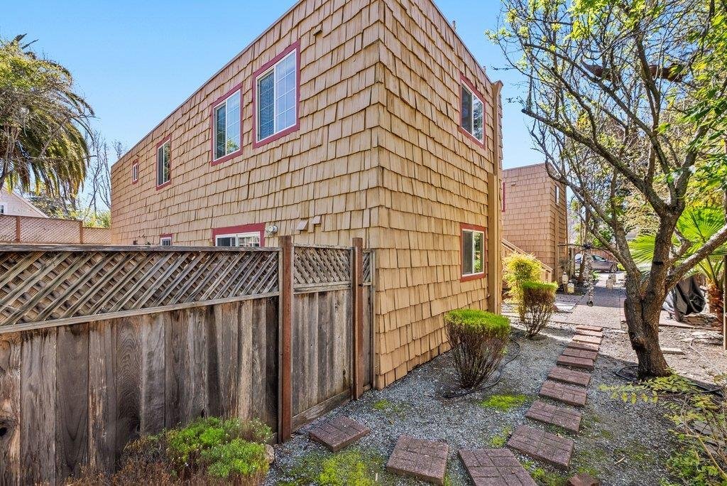 Santa Cruz, California, United States 5 - 17676069