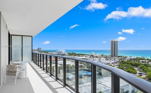 Condo in Miami Beach, Florida, United States 1