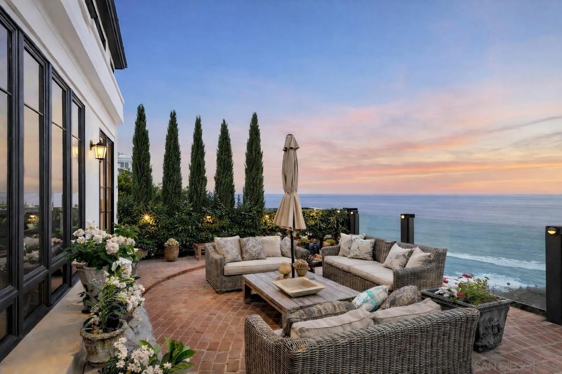 Encinitas, California, United States 5 - 17676011