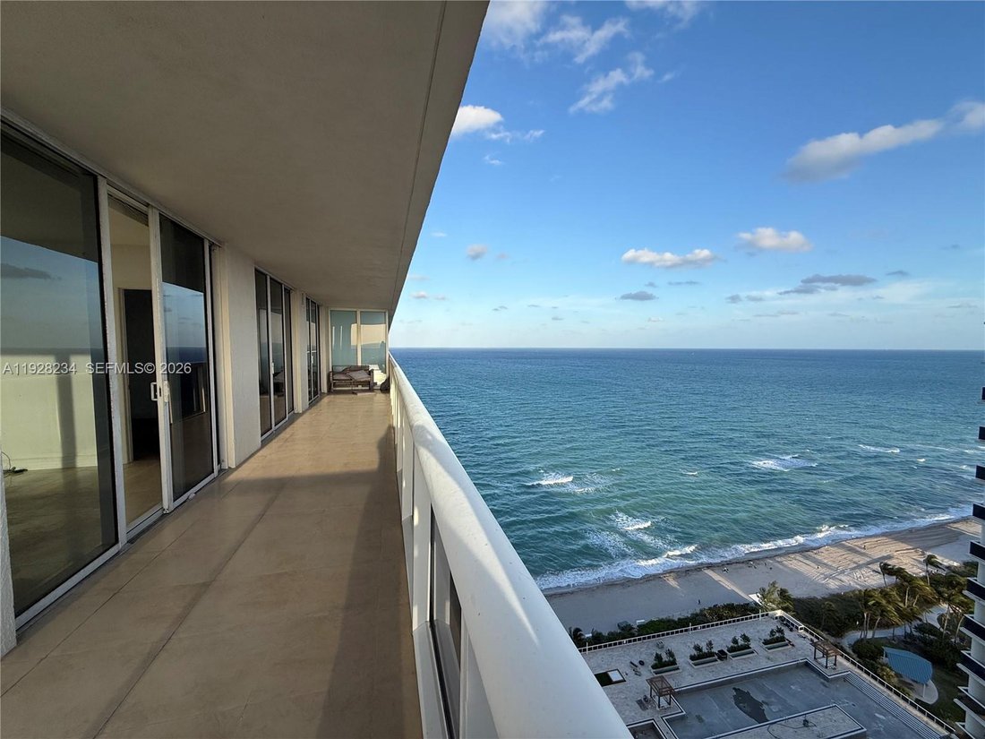 Condo in Hallandale Beach, Florida, United States 1 - 16911575