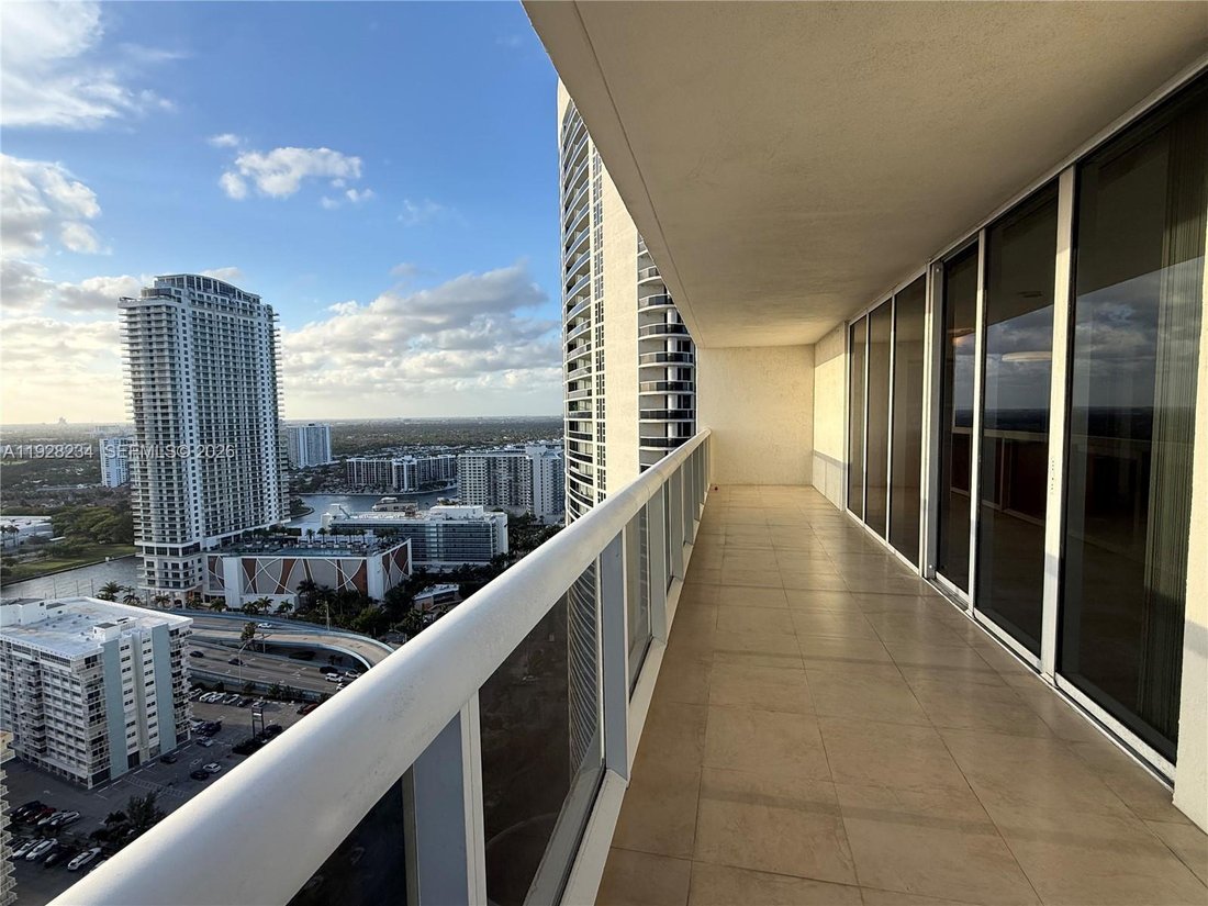 Condo in Hallandale Beach, Florida, United States 4 - 16911575