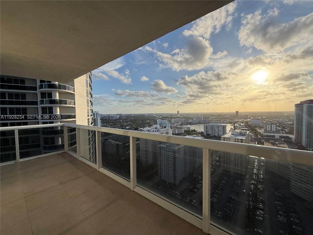 Condo in Hallandale Beach, Florida, United States 3 - 16911575