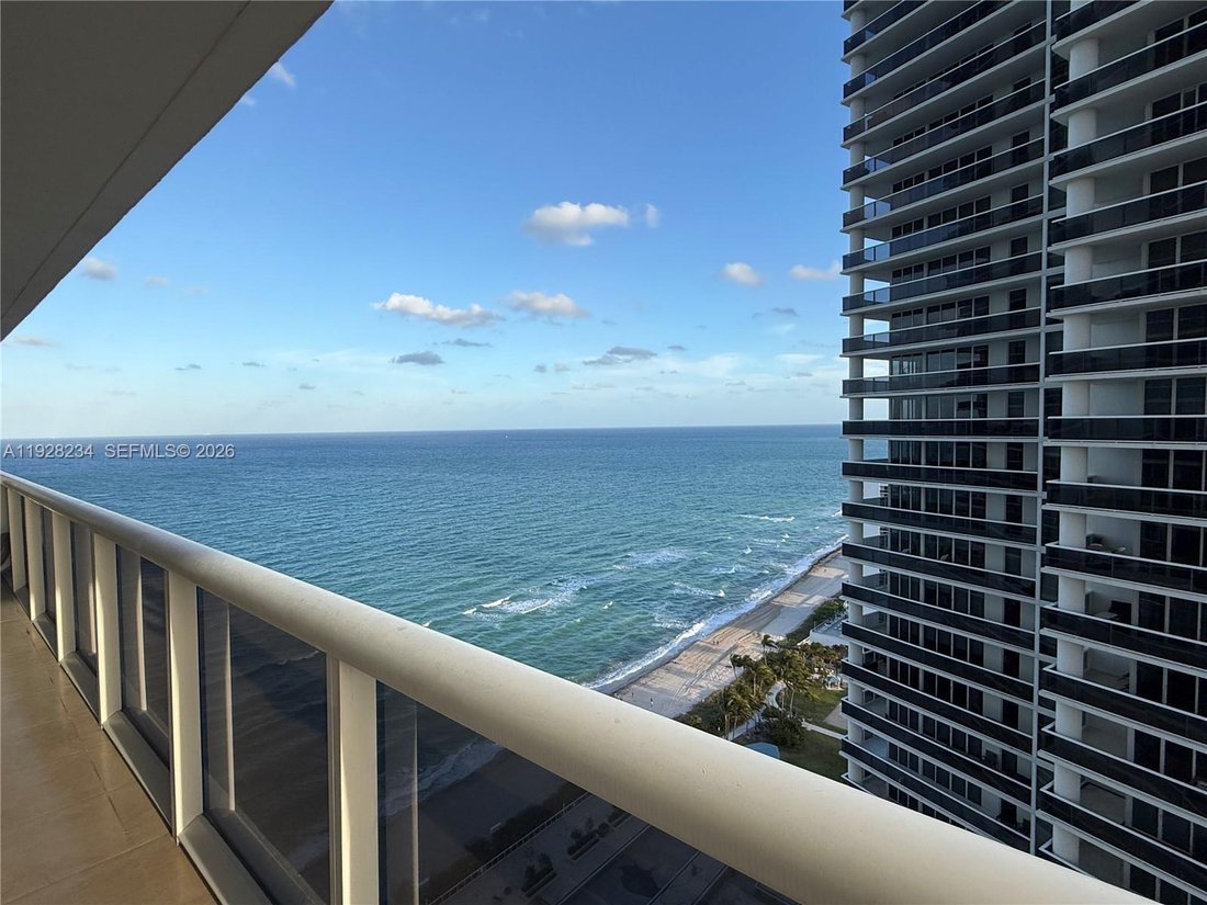 Condo in Hallandale Beach, Florida, United States 2 - 16911575