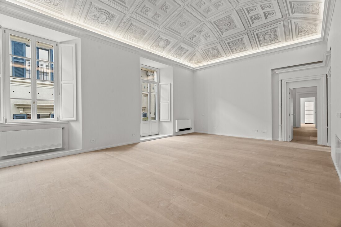 Apartment in Historic Center, Como, Lombardy 4 - 17676362