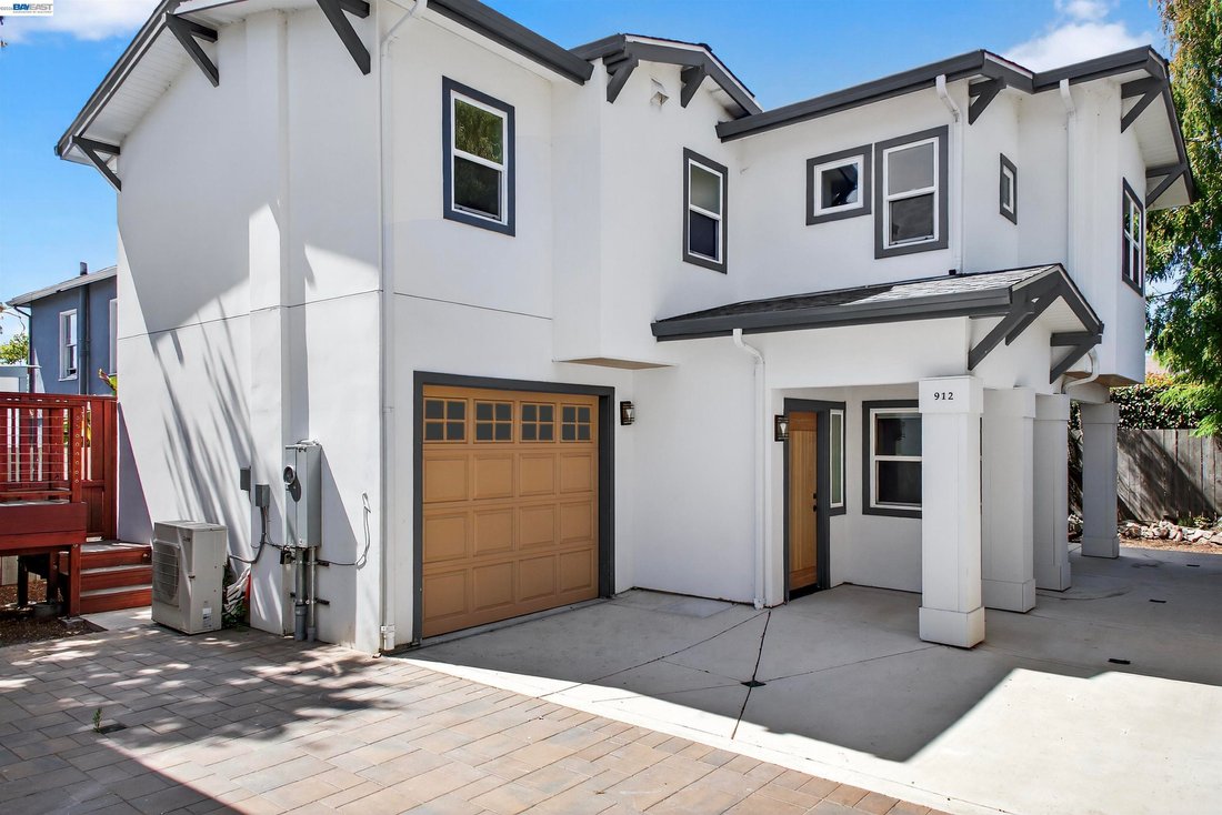 Oakland, California, United States 1 - 17676520