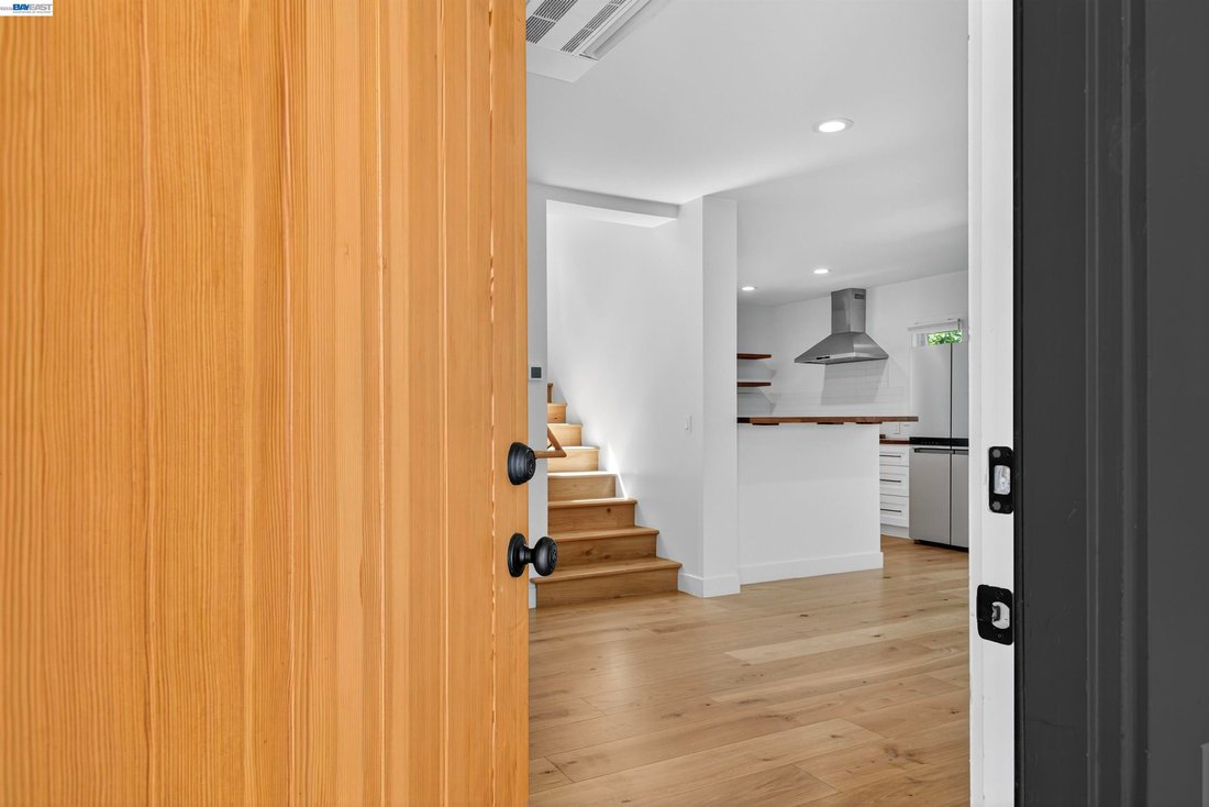 House in Oakland, California, United States 4 - 17676526