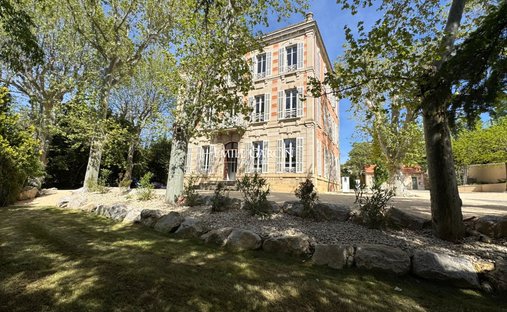 Villa in Granettes-Jauberte-Sainte Anne, Aix-en-Provence, France 1