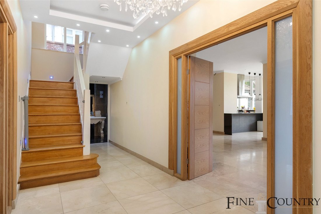 House in Brondesbury Park, Brent, England 3 - 17676875