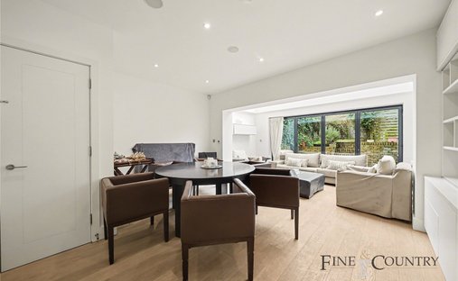House in Brondesbury Park, Brent, England 1