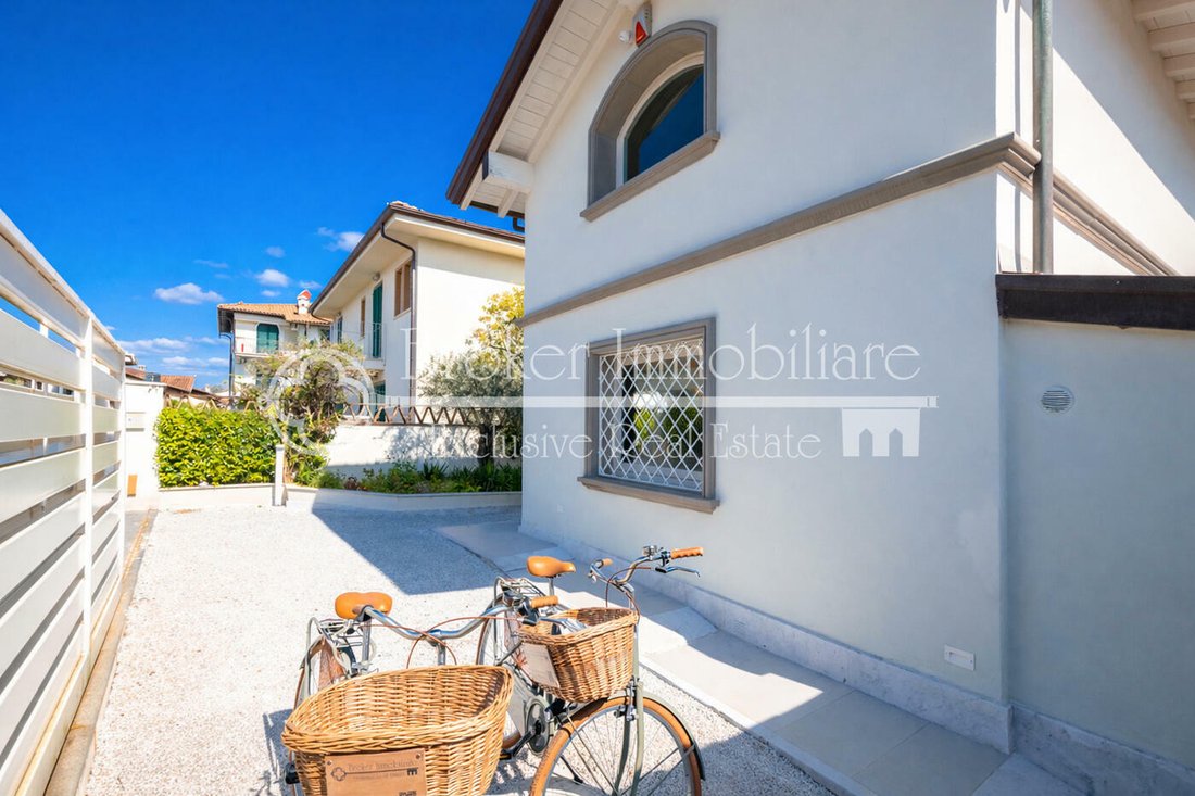 Villa in Center, Forte dei Marmi, Tuscany 4 - 17676482