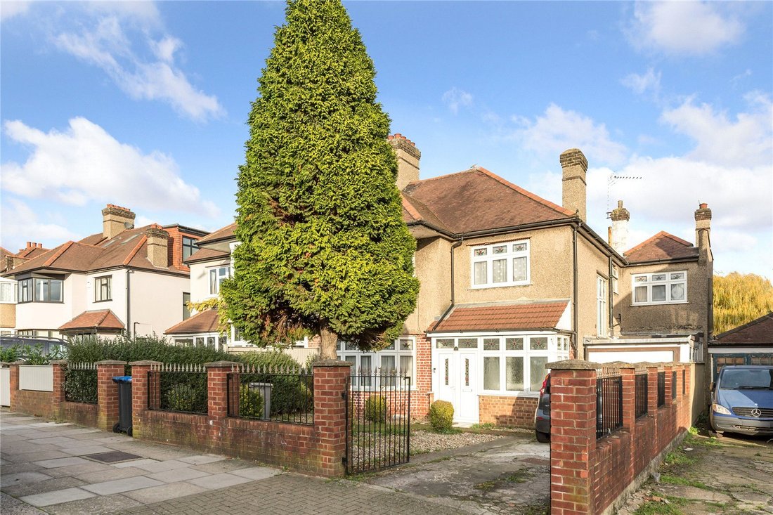 House in Brondesbury Park, Brent, England 1 - 17676958