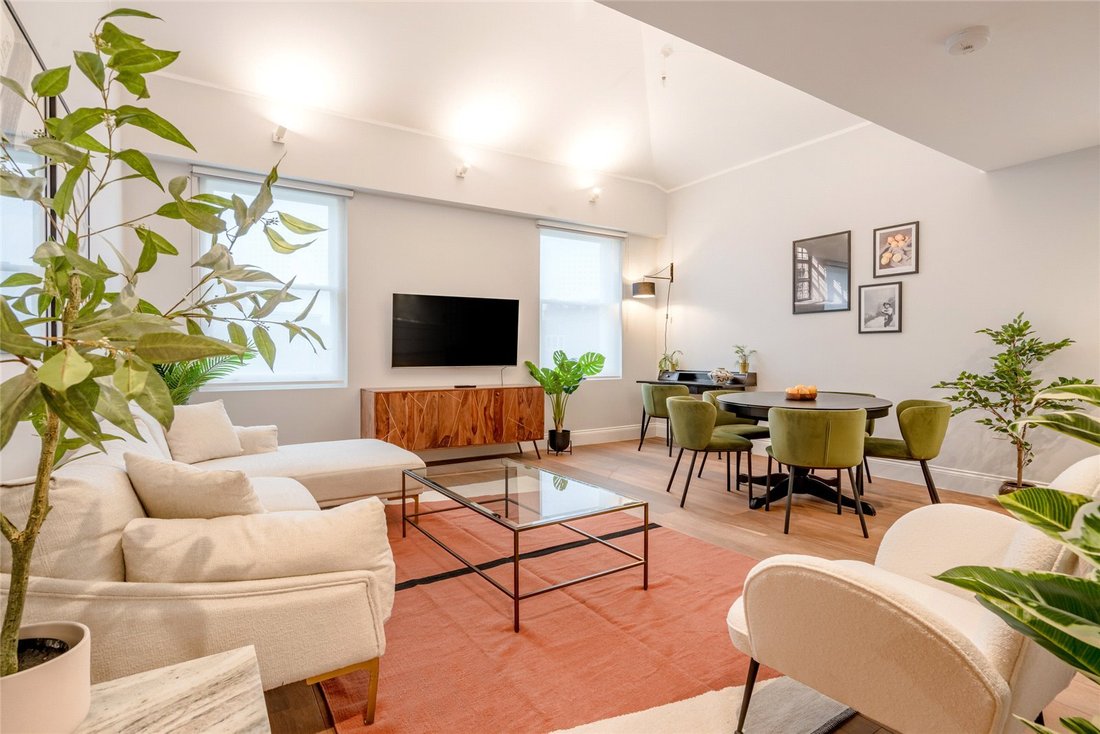 Apartment in Kilburn Park, Brent, England 1 - 17676968