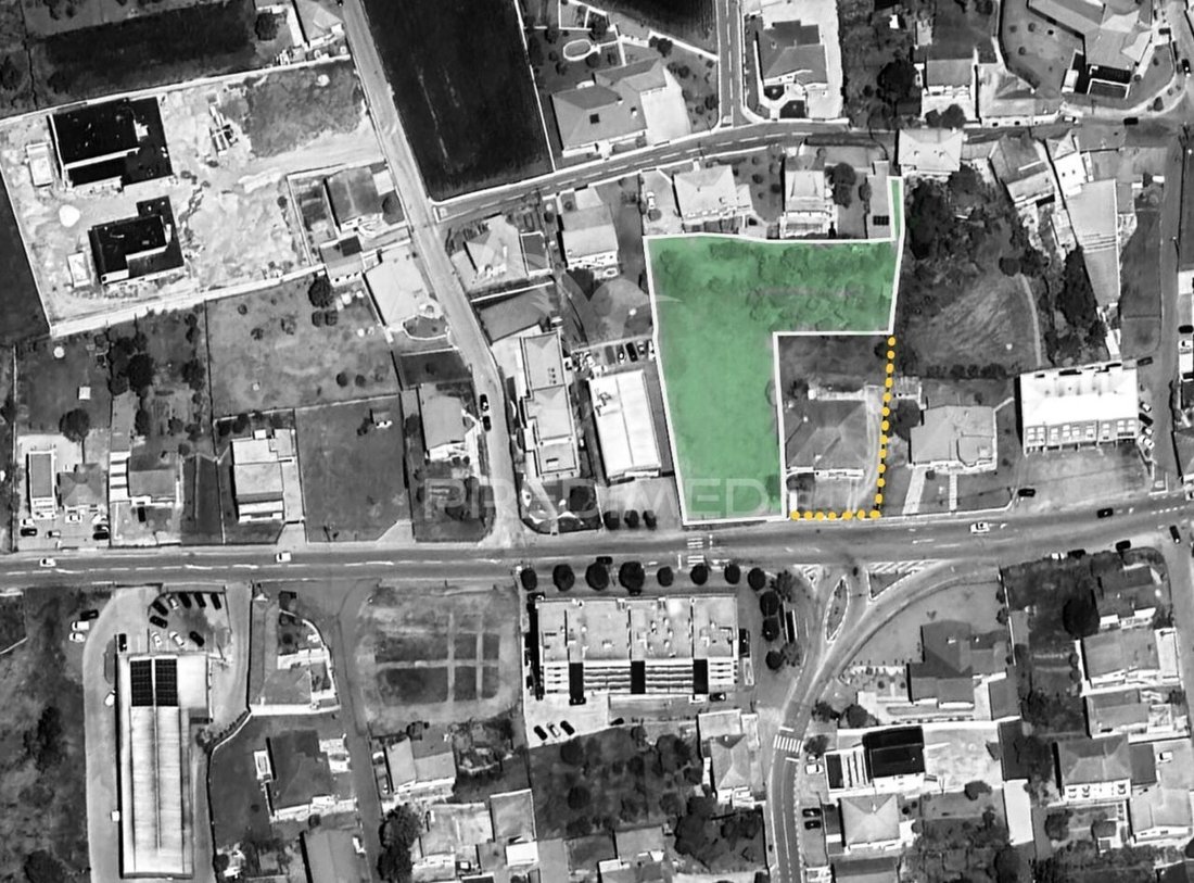 Land in Vilarinho das Cambas, Braga, Portugal 1 - 16122387