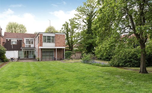 House in Brondesbury Park, Brent, England 1