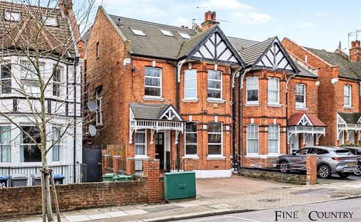 House in Brondesbury Park, Brent, England 1