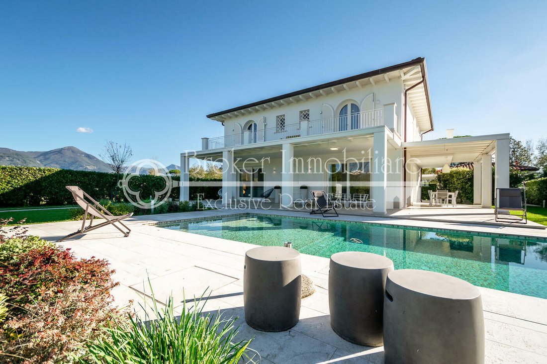 Villa in Tonfano, Pietrasanta, Italy 1 - 15285099