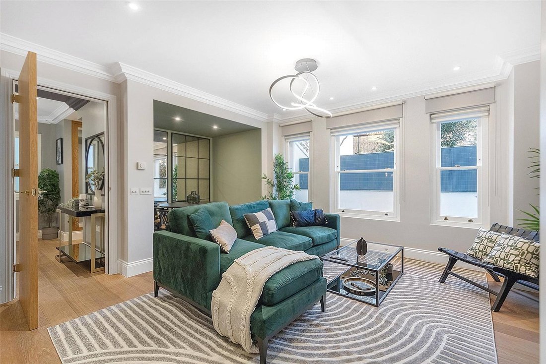 Apartment in Kilburn Park, Brent, England 1 - 17676956