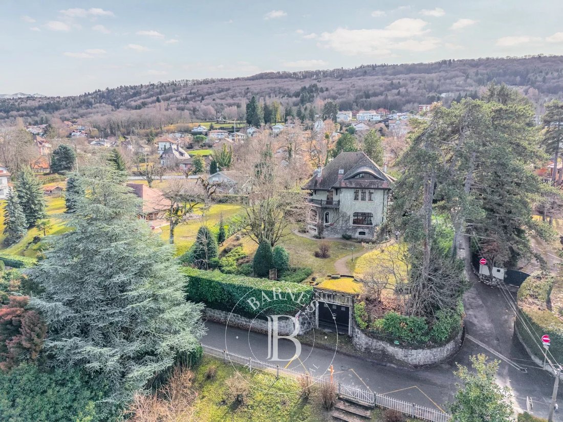 Villa in Neuvecelle, Auvergne-Rhône-Alpes, France 2 - 17235302