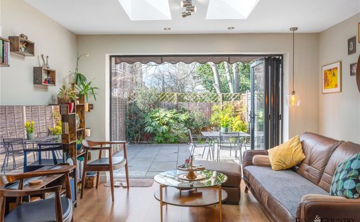 House in Brondesbury Park, Brent, England 1