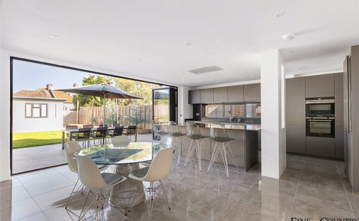 House in Brondesbury Park, Brent, England 1