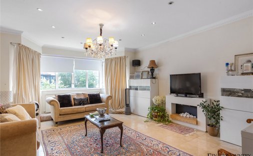 House in Brondesbury, Brent, England 1