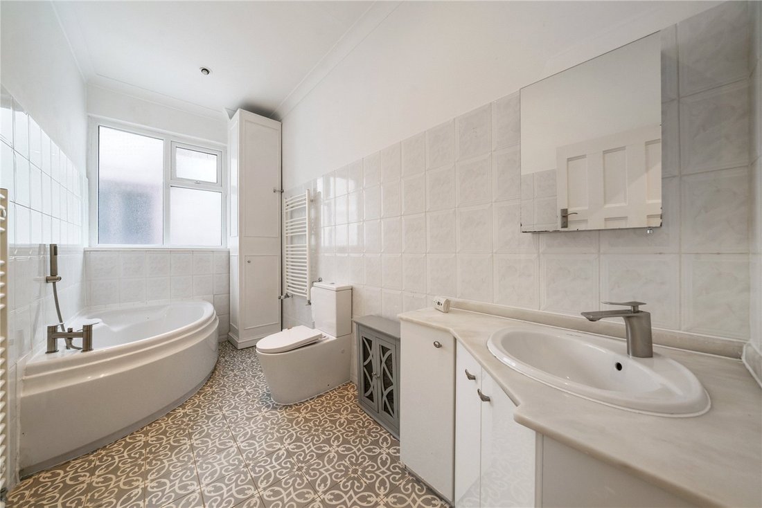 Apartment in Willesden Green, Brent, England 5 - 17676812
