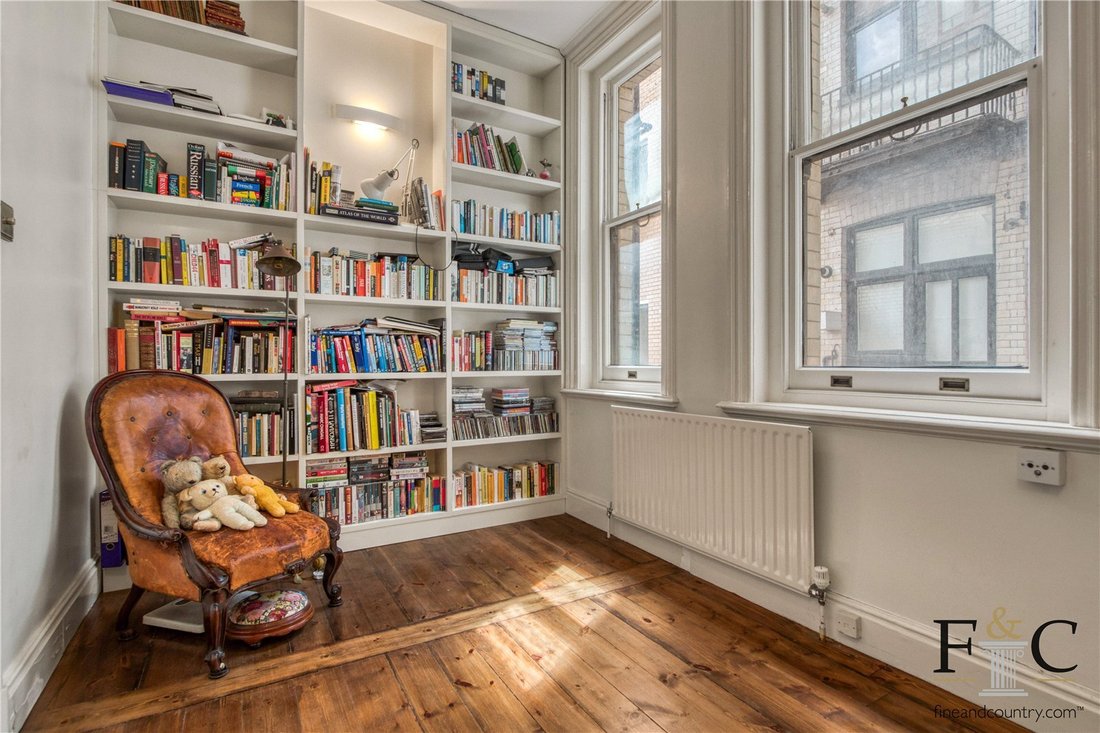 Apartment in Holborn, Camden, England 3 - 17676618