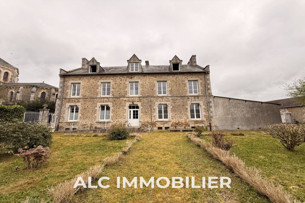 Villa in Saint-Pierre-des-Nids, Pays de la Loire, France 1 - 17676369