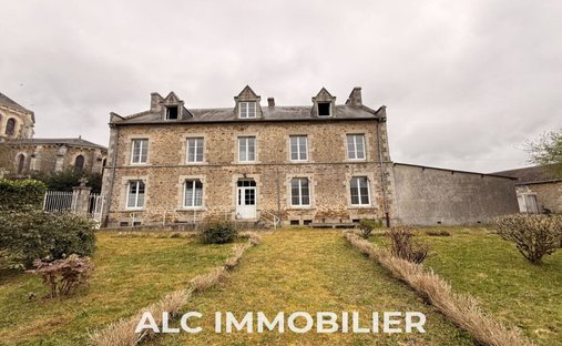 Villa in Saint-Pierre-des-Nids, Pays de la Loire, France 1